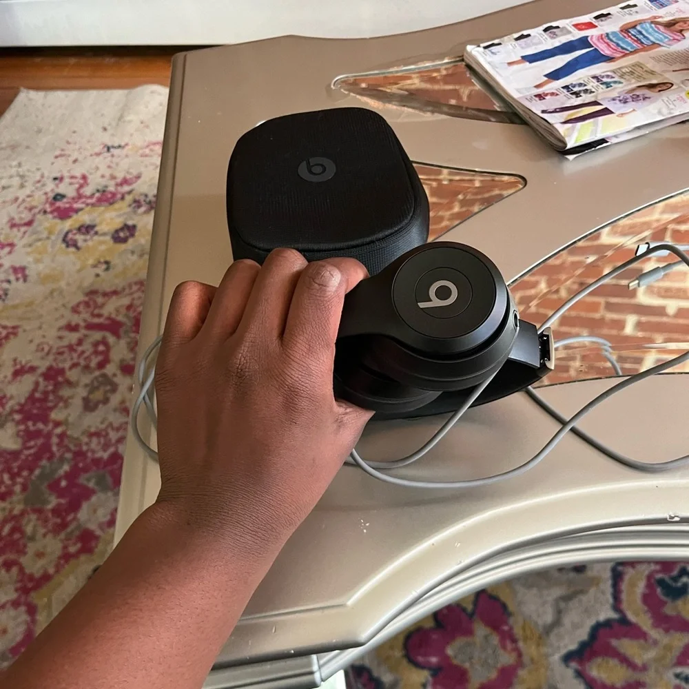 Black Wireless Beats Solo 4